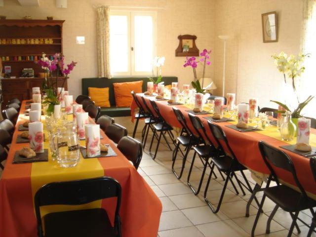 Manoir De La Rousselliere Aparthotel Loches Room photo